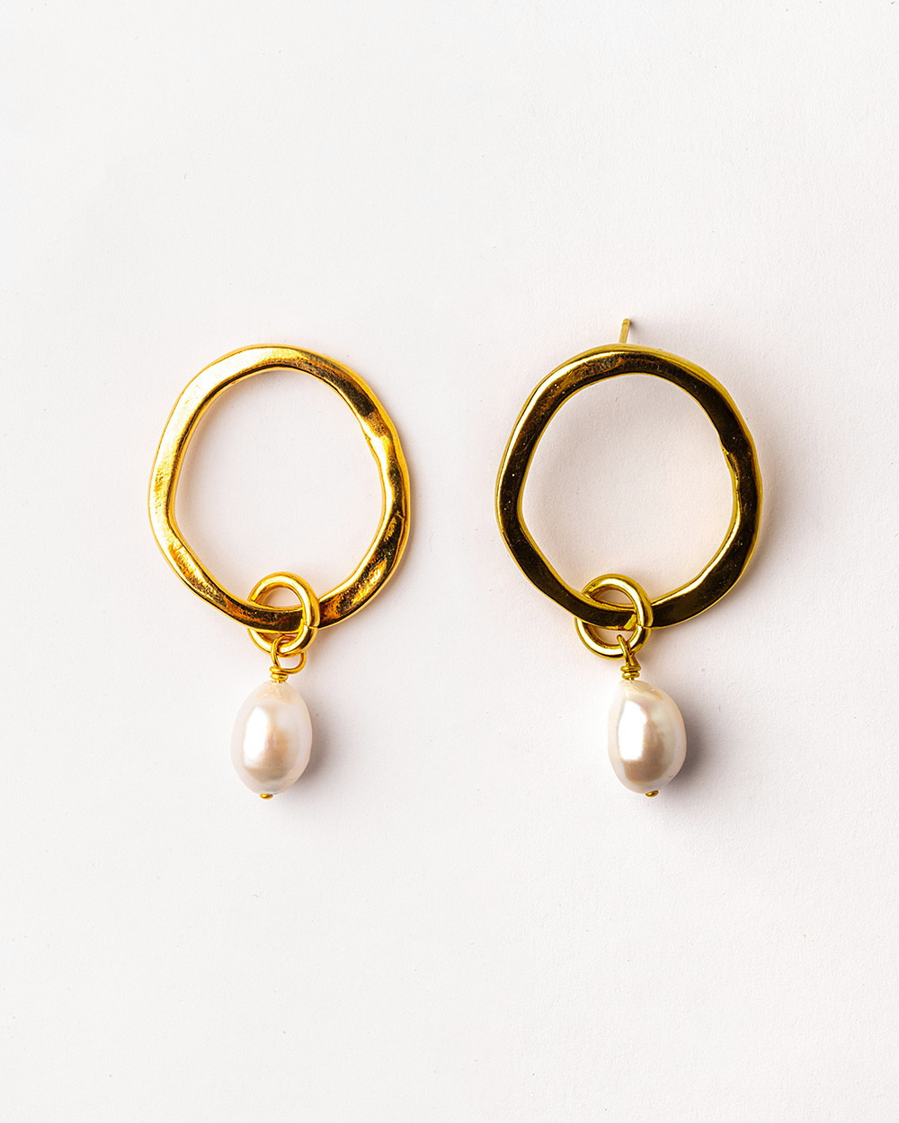 Gold plated earrings pearls