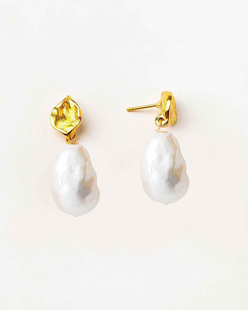 Gold plated earrings baroque pearls